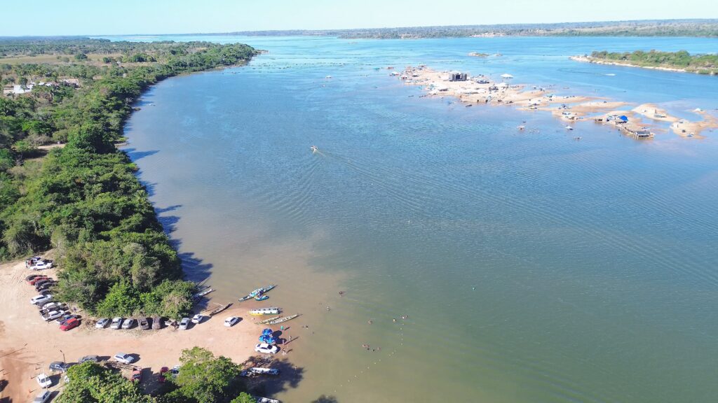 Praia do Pontão volta a atrair turistas com shows e estrutura reforçada